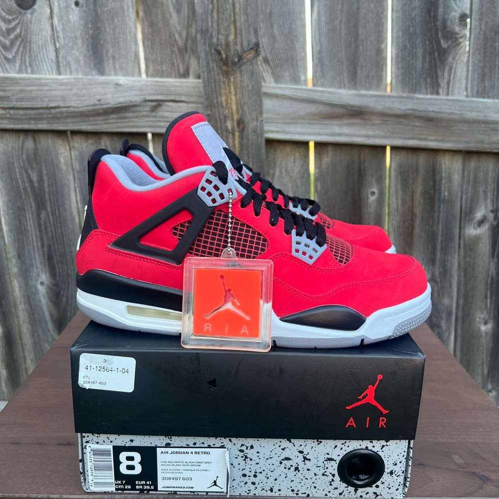 Air Jordan 4 Toro Bravo size 8